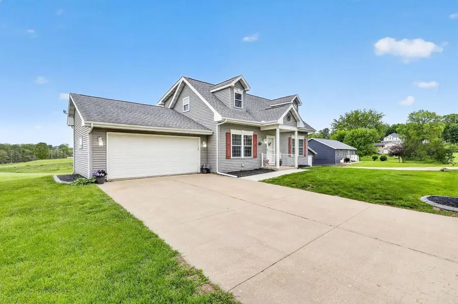 135 S Van Buren Street, Benton, WI 53803 - #2
