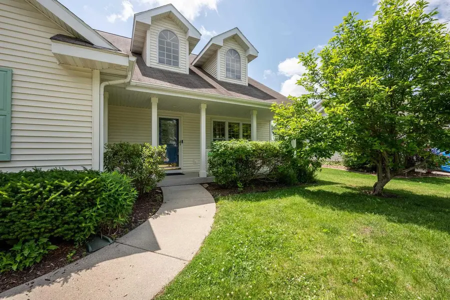 7113 Maple Point Drive, Madison, WI 53719 - #2