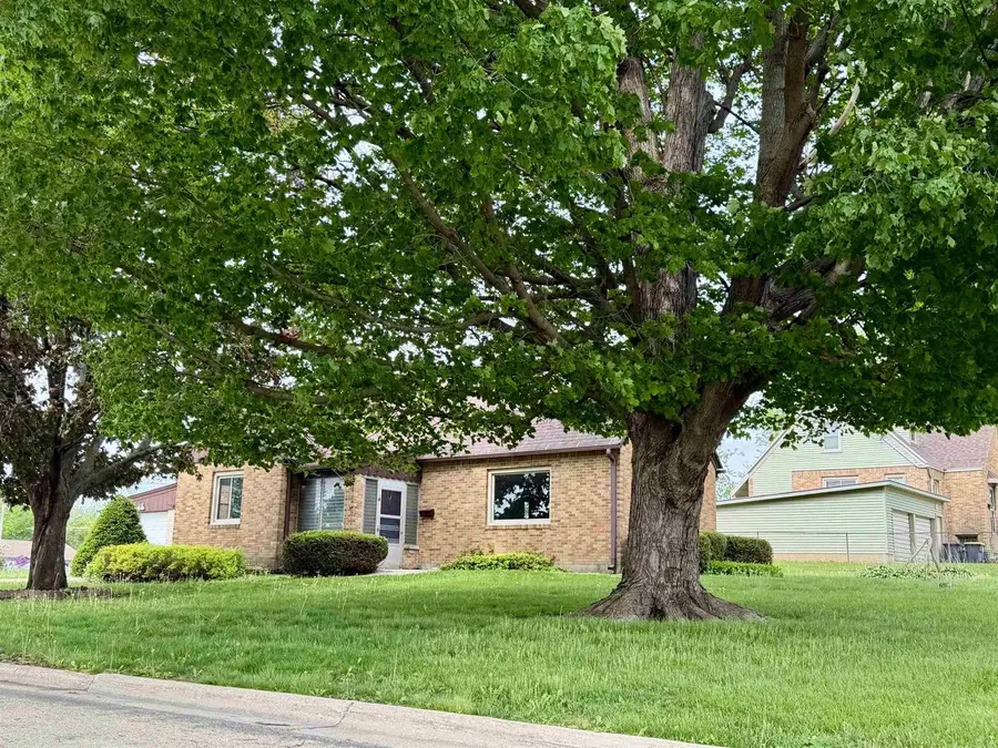 820 9th Avenue, Monroe, WI 53566 - #3