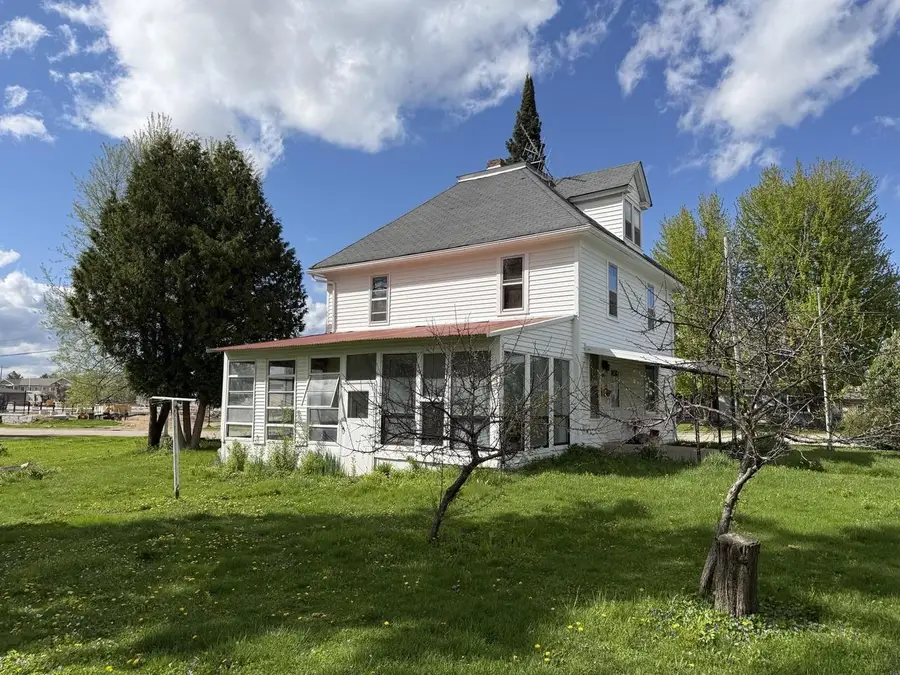 1090 N 2nd Street, Platteville, WI 53818 - #2