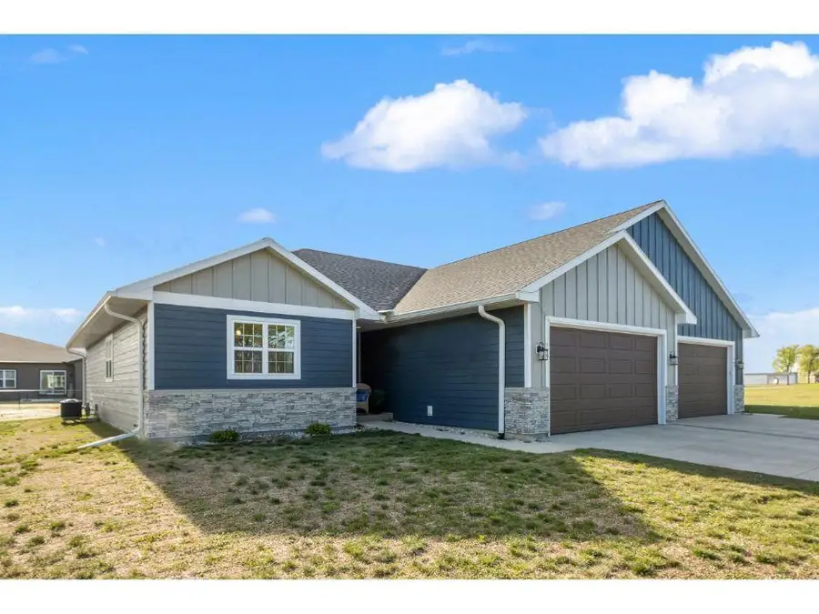 106 Lake Road, Portage, WI 53901 - #2