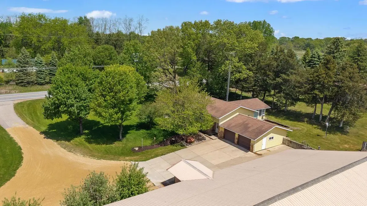 W8287 County Road P, Pardeeville, WI 53954 - #1