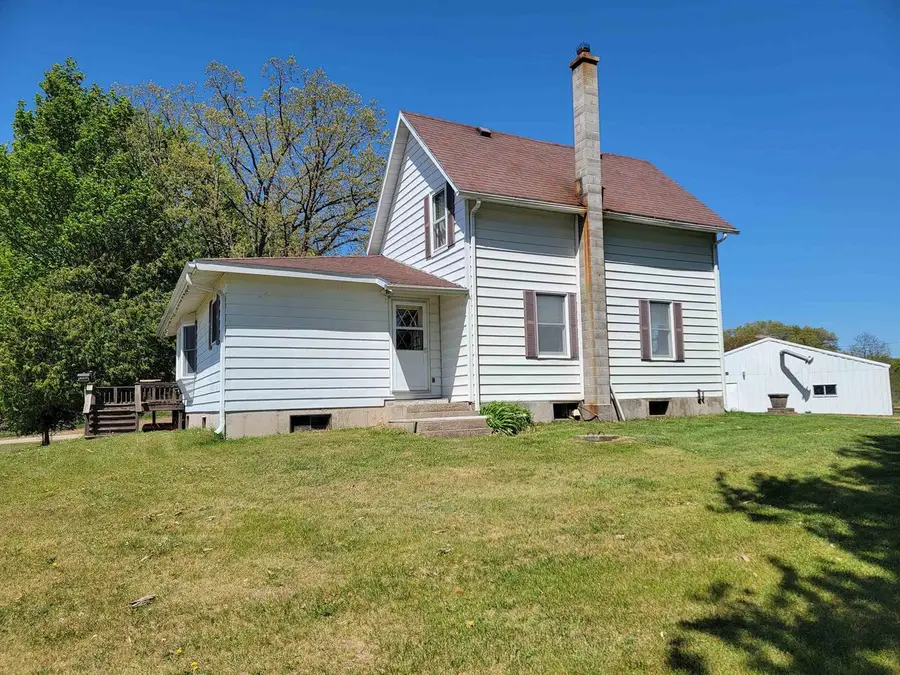 S1310 State 33 Road, La Valle, WI 53941 - #2