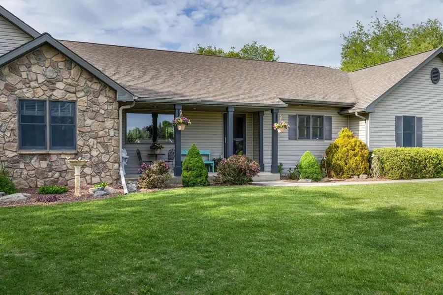 4509 E Palakwia Drive, Janesville, WI 53546 - #3