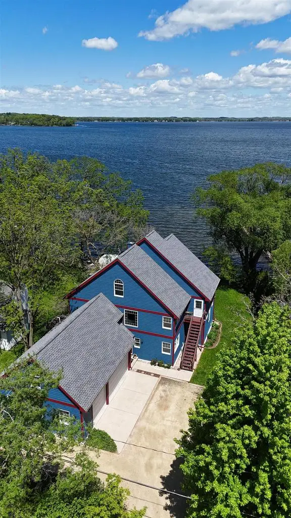 1904 Barber Drive, Stoughton, WI 53589
