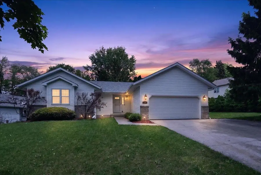 2609 Crest Line Drive, Madison, WI 53704 - #2