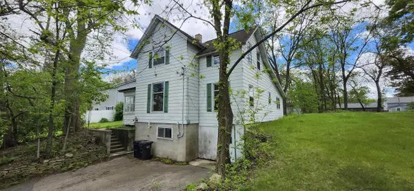 215 W Mill Street, Poynette, WI 53955