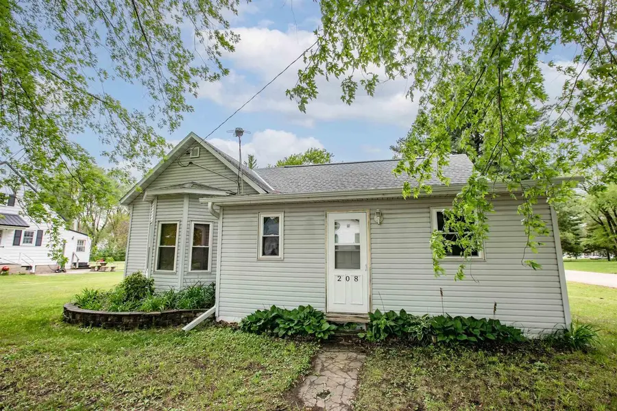 208 Wisconsin Street, Avoca, WI 53506 - #2