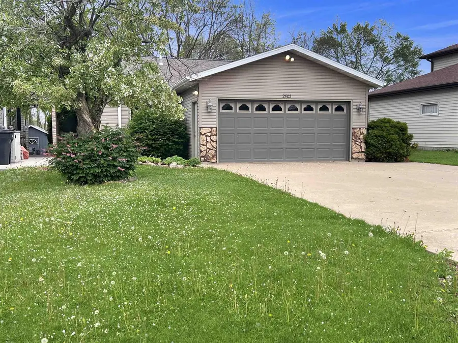 2802 S Felker Avenue, Marshfield, WI 54449 - #2
