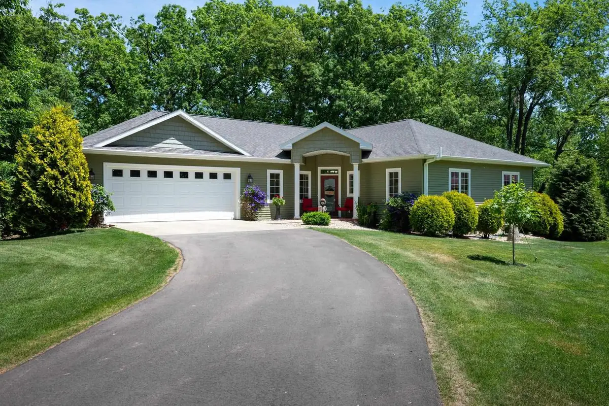 2090 Yahara Drive, Stoughton, WI 53589 - #1