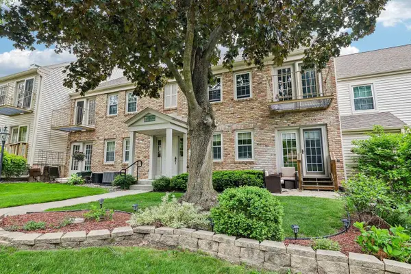 6808 Old Sauk Court, Madison, WI 53717