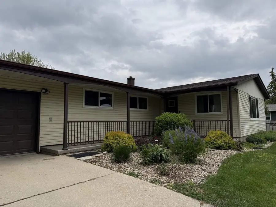 1190 Perry Drive, Platteville, WI 53818 - #2