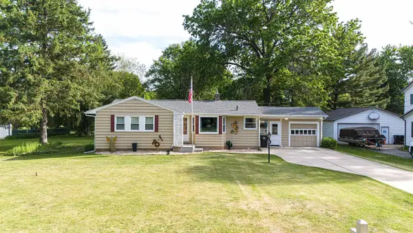 2530 White Oaks Drive, Beloit, WI 53511