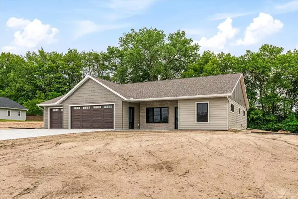 38098 Red Cedar Circle, Prairie Du Chien, WI 53821