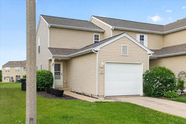 1400 Hunters Ridge Drive #57, Genoa City, WI 53128