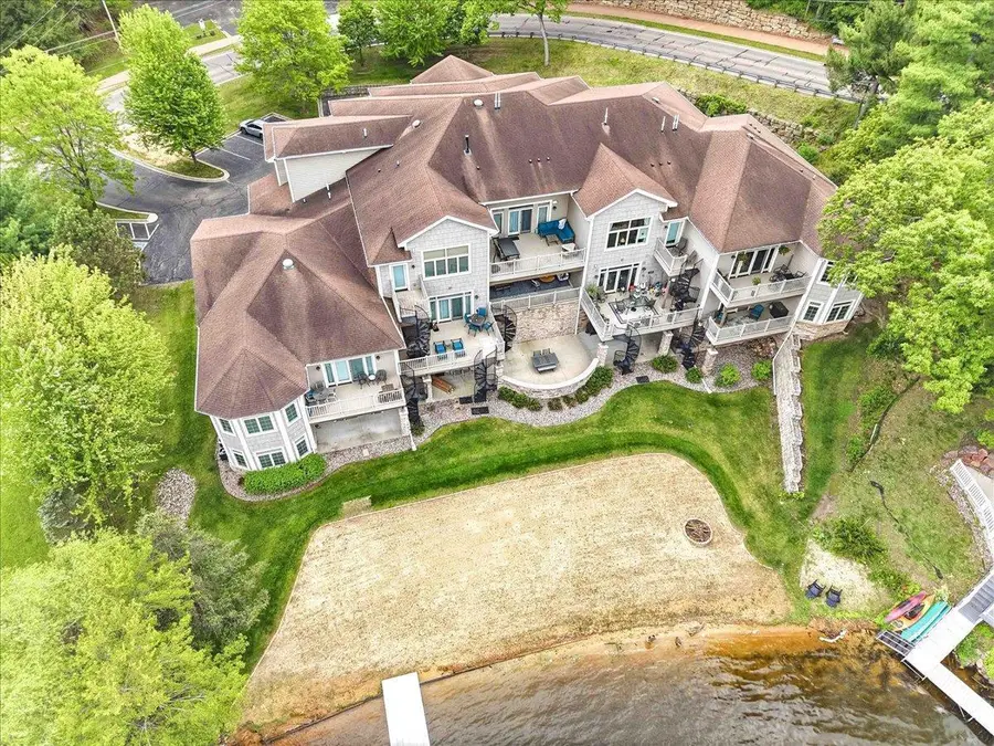 715 Canyon Road #4, Wisconsin Dells, WI 53965 - #3