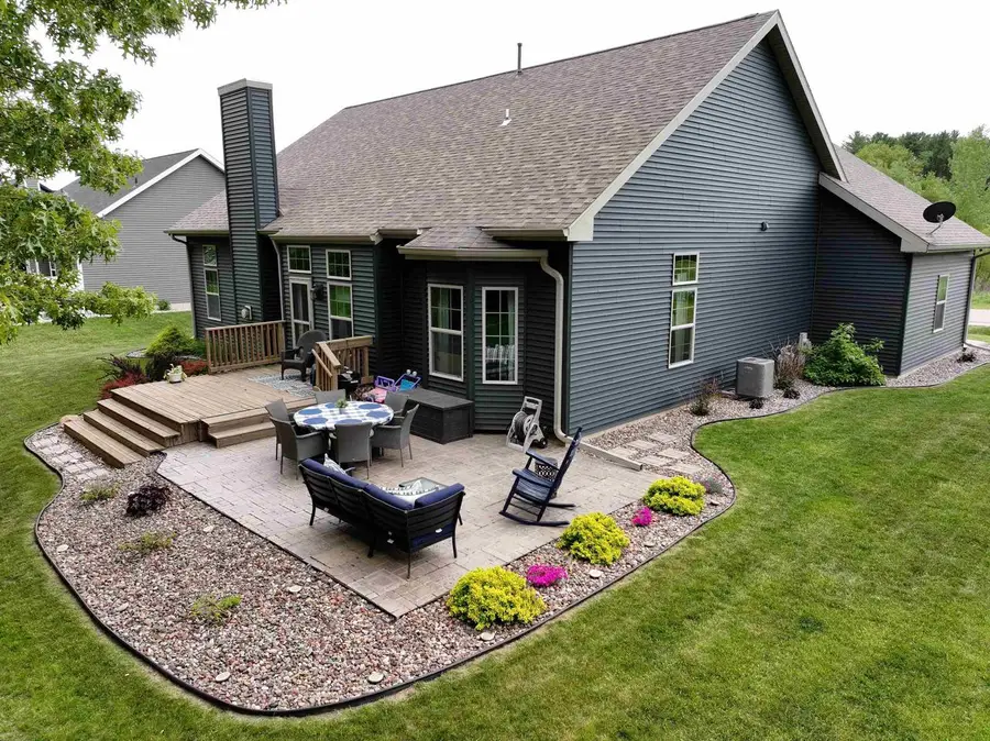1013 E Superior Drive, Edgerton, WI 53534 - #2