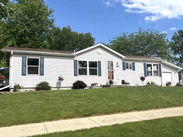 446 Arbor Drive, Juneau, WI 53039