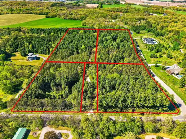 Unit 2 Sunset Drive Pines, Verona, WI 53593