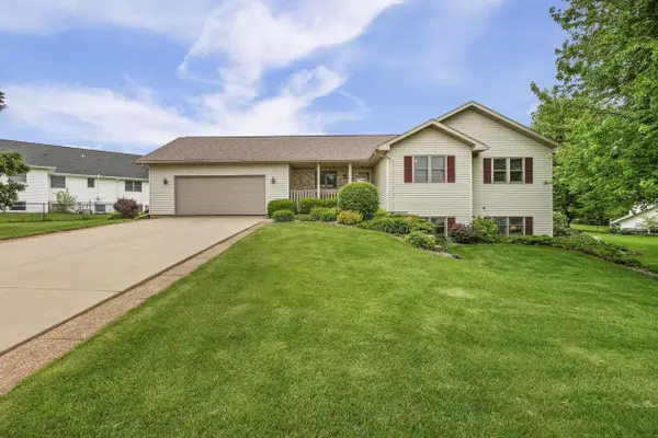 605 Prairie Hills Drive, Dodgeville, WI 53533