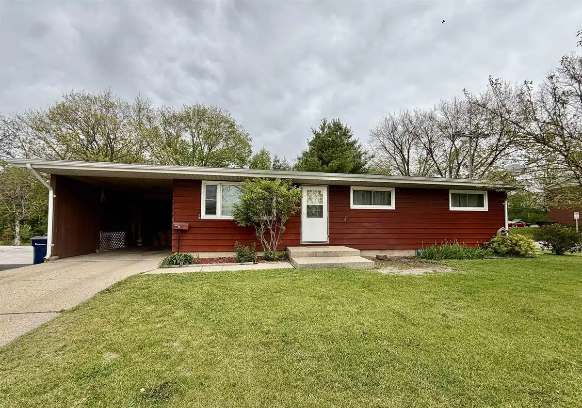 265 E Memorial Drive, Janesville, WI 53545 - #1