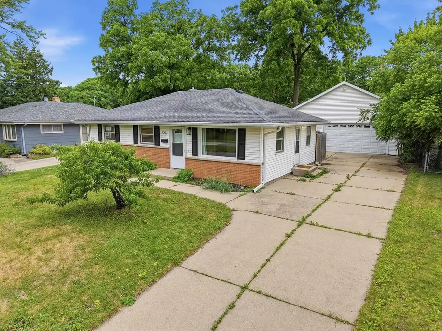 4234 Portland Parkway, Madison, WI 53714 - #2