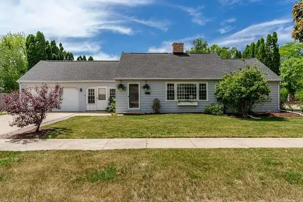 1433 Greenwich Lane, Janesville, WI 53545
