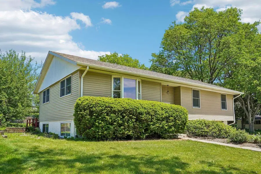 6902 Donna Drive, Middleton, WI 53562 - #2