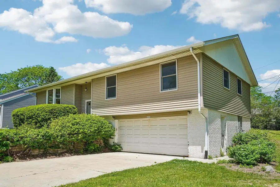 6902 Donna Drive, Middleton, WI 53562 - #3