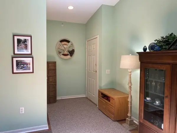 1605 Golf Glen #G, Madison, WI 53704