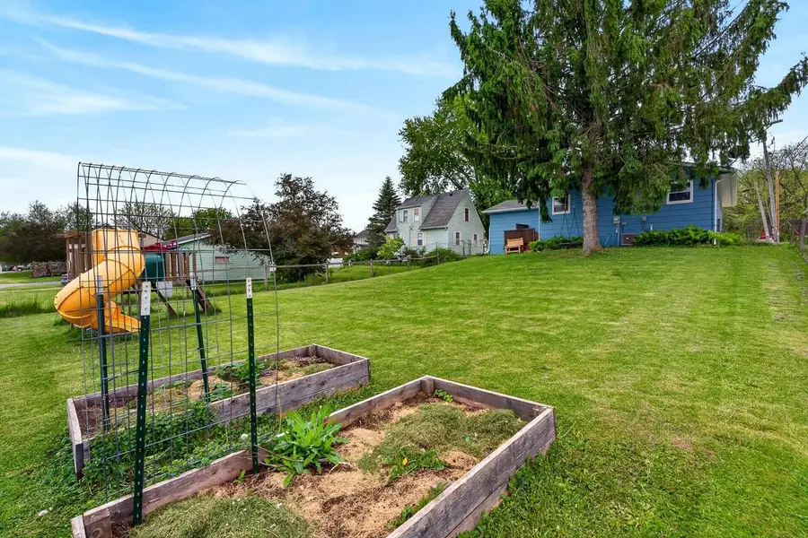 105 School Street, Blanchardville, WI 53516 - #3
