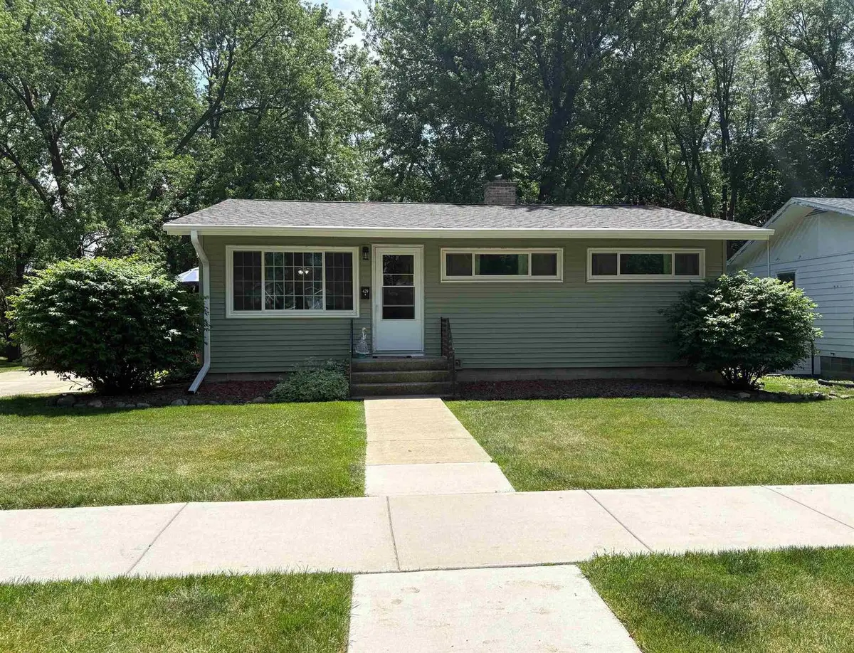 429 W Main Street, Evansville, WI 53536 - #1