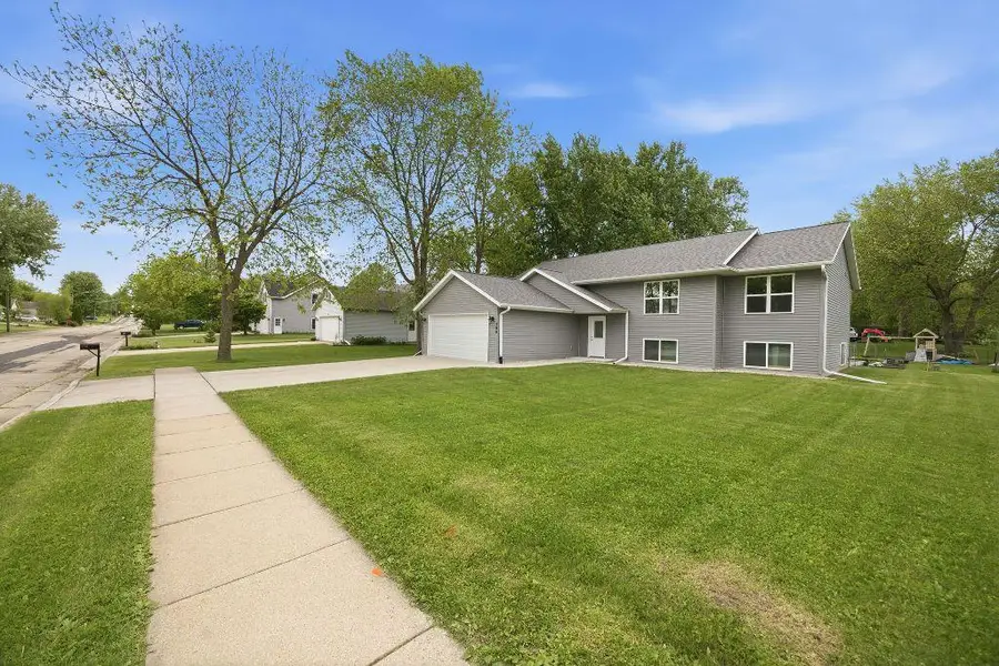 390 Meadow Lane, Columbus, WI 53925 - #3