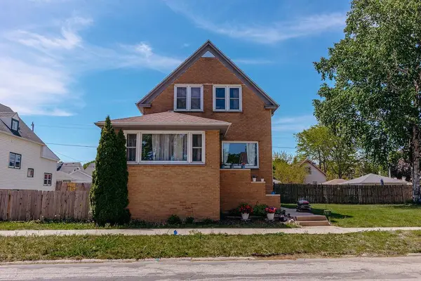 3813 E Barnard Avenue, Cudahy, WI 53110