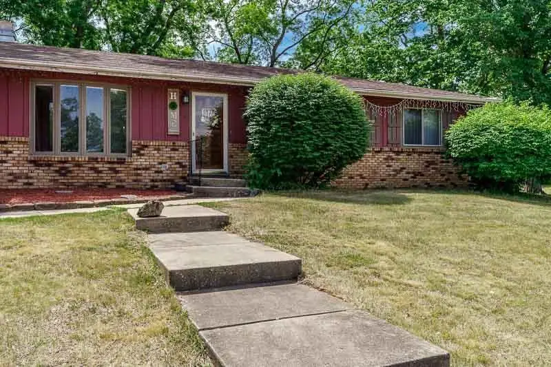 1749 Oak Leaf Drive, South Beloit, IL 61080 - #3