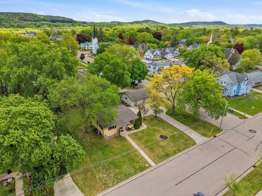 520 6th Street, Prairie Du Sac, WI 53578 - #2