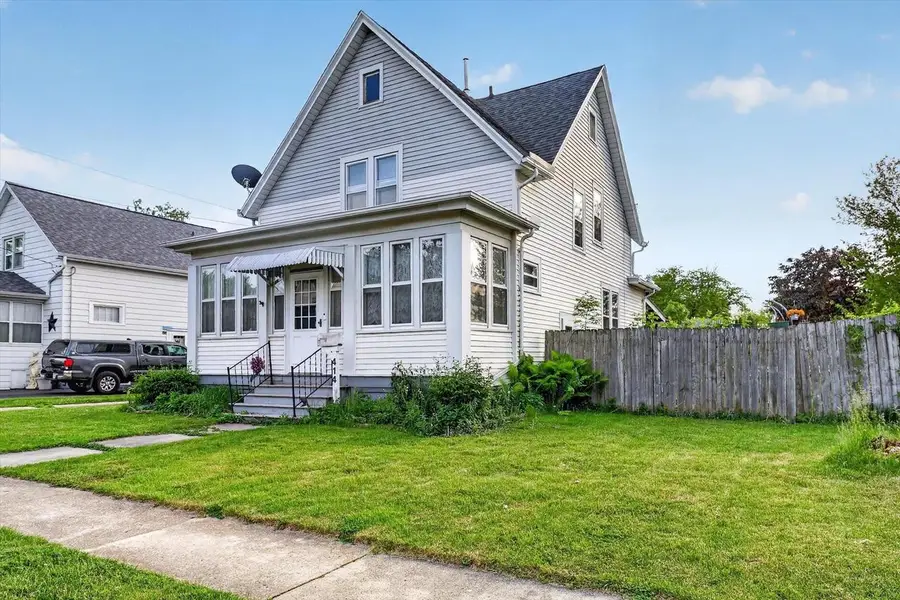 414 N Monroe Street, Watertown, WI 53098 - #3
