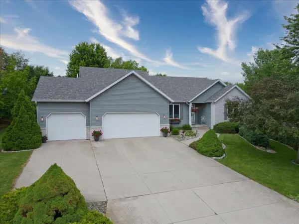 2308 Dynes Way, Sun Prairie, WI 53590