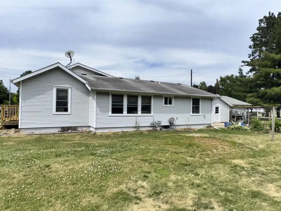 802 E 7th Avenue, Brodhead, WI 53520 - #2