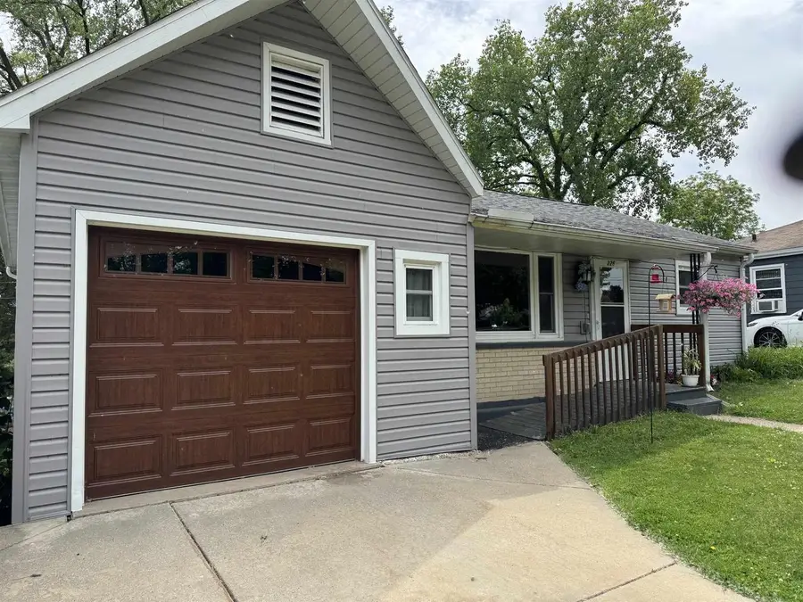226 Winnebago Avenue, Portage, WI 53901 - #2
