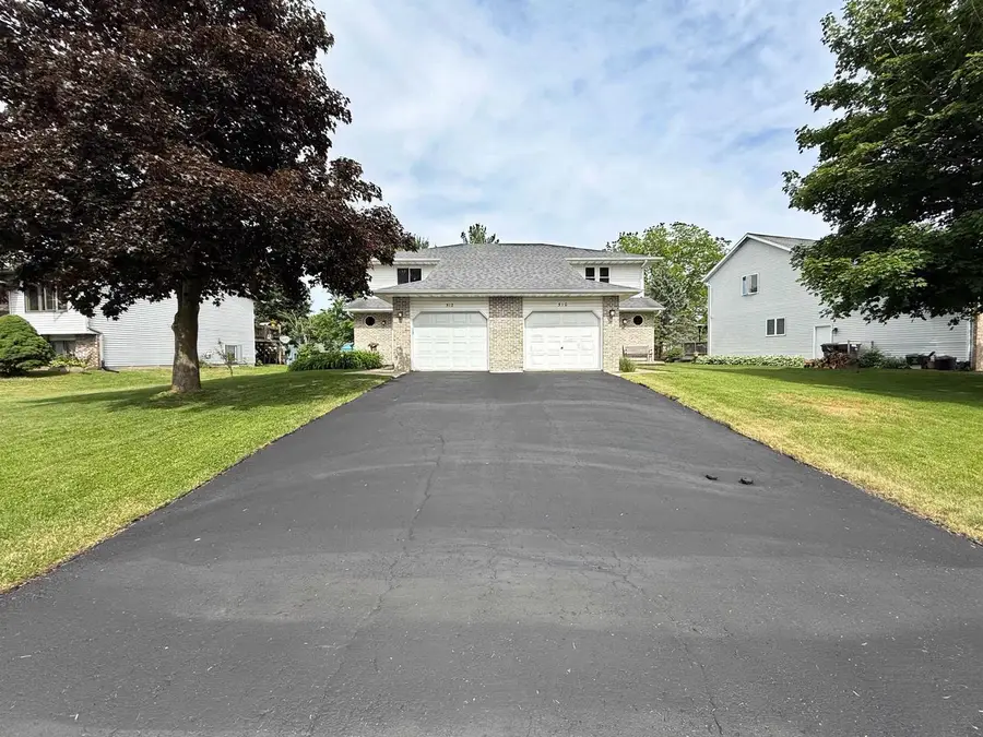 512 Old Indian Trail, Deforest, WI 53532 - #2