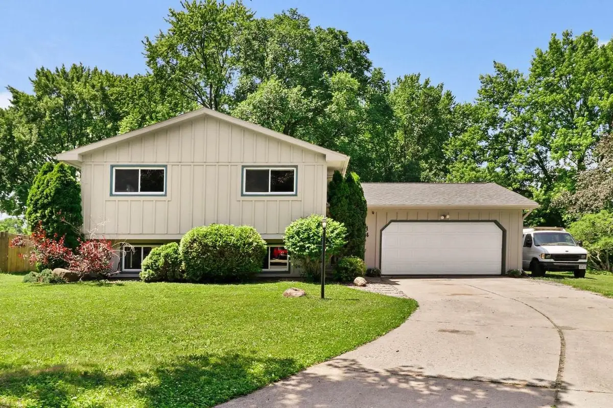 14 Weeping Birch Circle, Madison, WI 53704 - #1