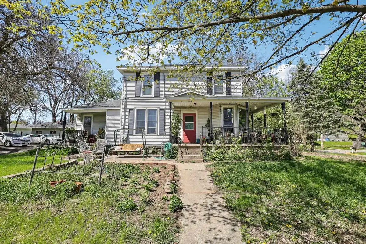 604 9th Avenue, Baraboo, WI 53913 - #1