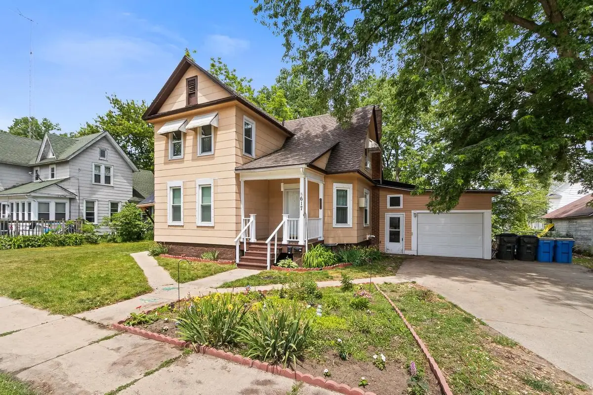 617 W Franklin Street, Portage, WI 53901 - #1