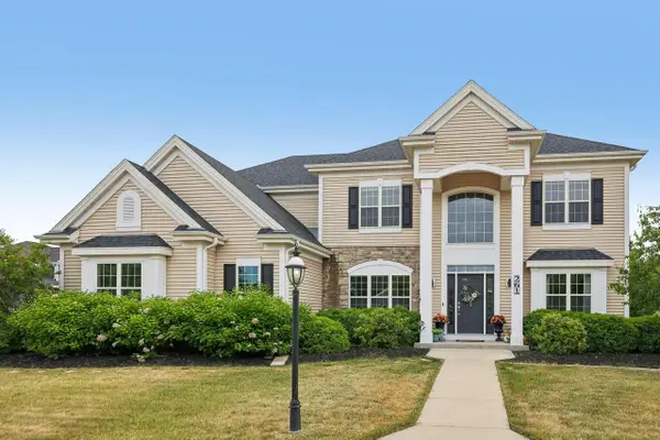 261 Ridgeway Path, Oconomowoc, WI 53066
