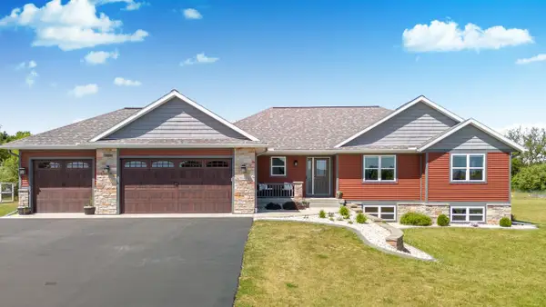 W7431 White Oak Run, Pardeeville, WI 53954