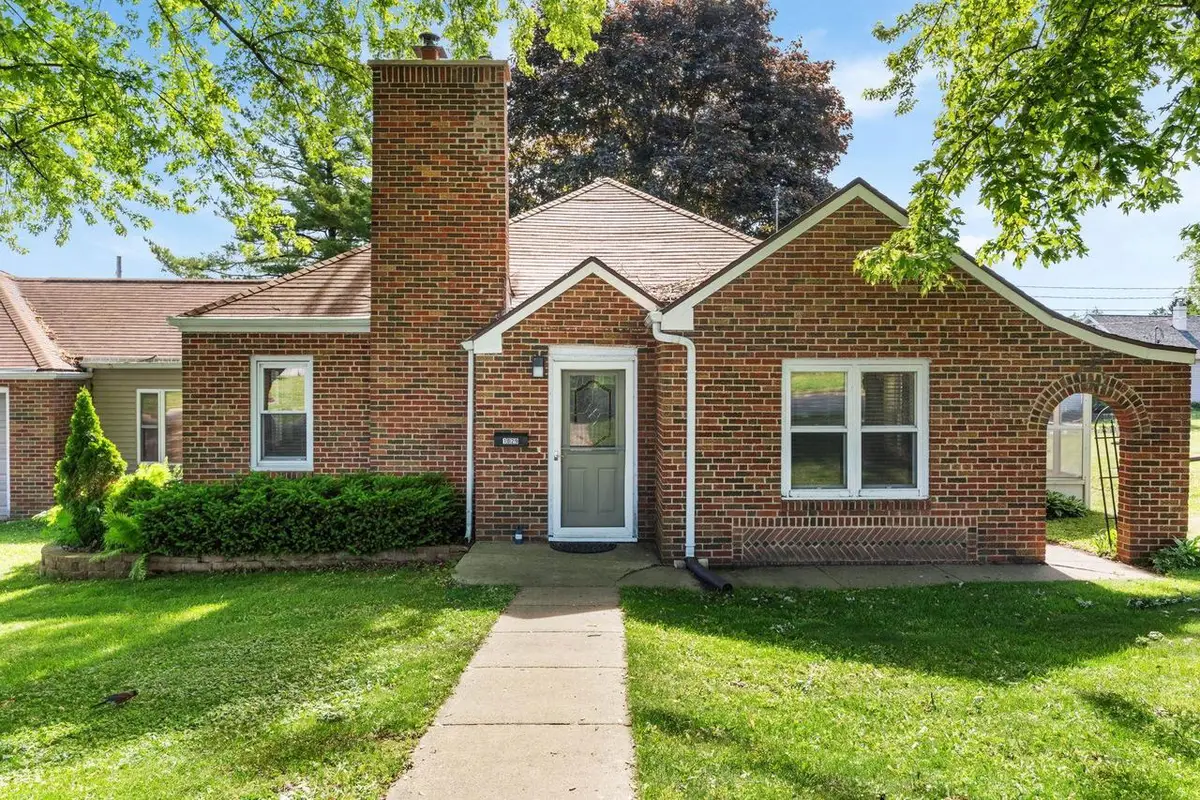 1029 N Bequette Street, Dodgeville, WI 53533 - #1