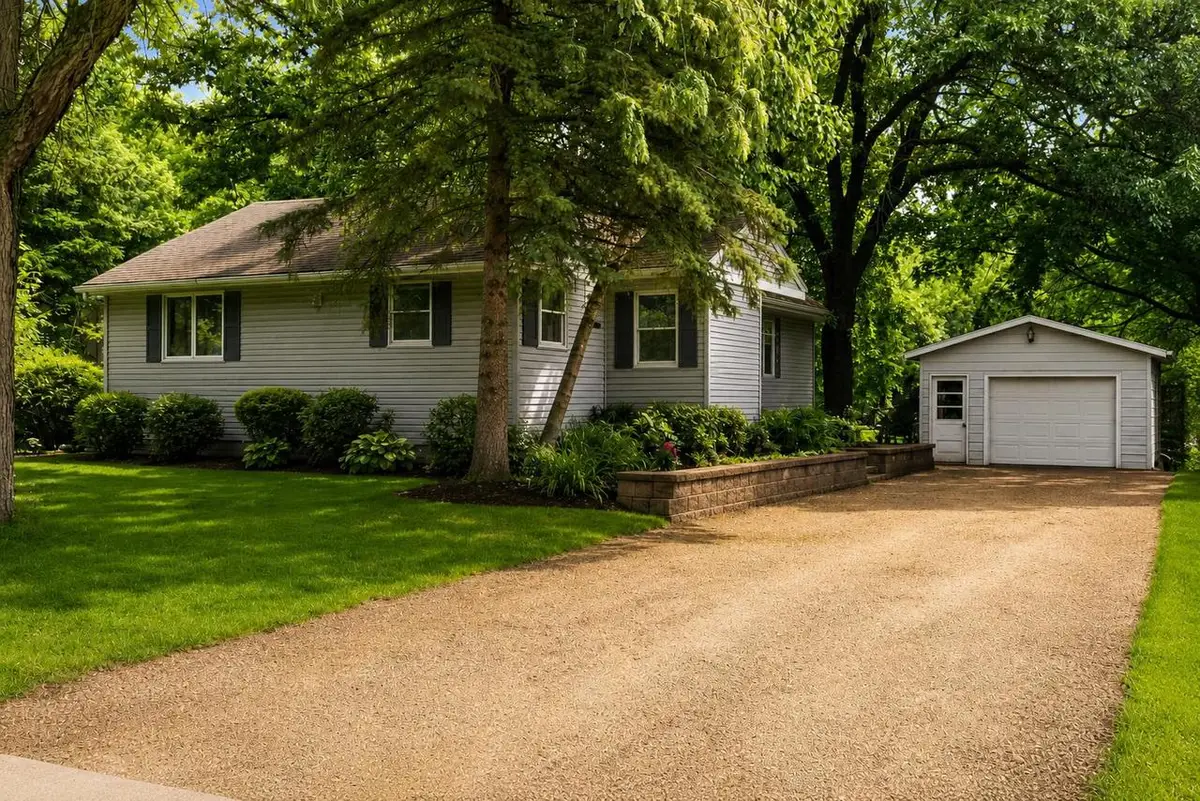633 Pony Lane, Sun Prairie, WI 53590 - #1