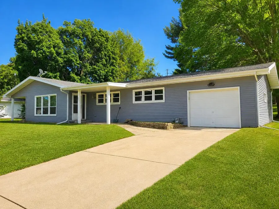 223 E Wisconsin Avenue, Monticello, WI 53570 - #2