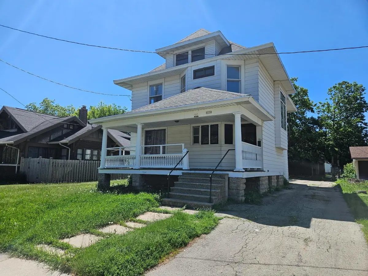 505 W Irving Avenue, Oshkosh, WI 54901 - #1